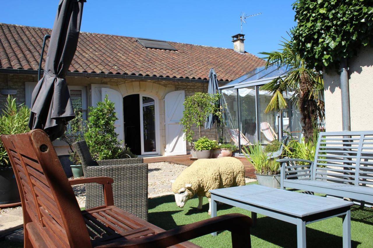 Suite En Terrasse A Cognac Eksteriør bilde